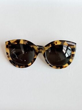 BALENCIAGA Cat-Eye Sunglasses Havana Tortoise BA 33 55N